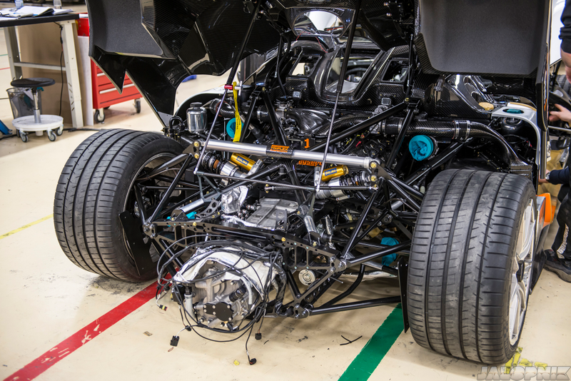 Illustration for article titled This Is The Final Build Process Of The Amazing Koenigsegg One:1